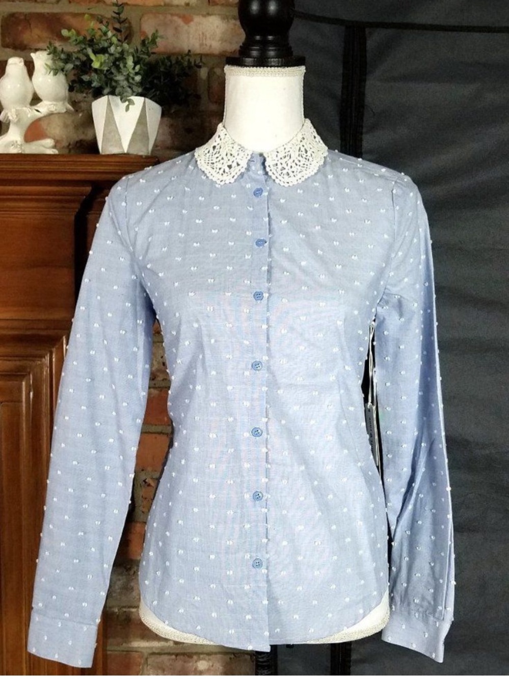 NWT COURT & ROWE Milano Estate Blouse in Chambray Blue Lace Collar Size XXS